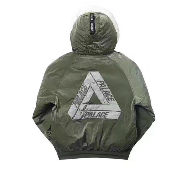 Supreme(シュプリーム)のpalace B-2p short メンズのジャケット/アウター(ダウンジャケット)の商品写真