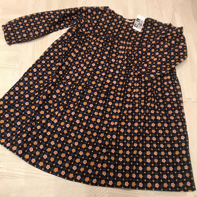 Bonpoint(ボンポワン)のボントン 18AW フラワープリントワンピース 4ans 新品 キッズ/ベビー/マタニティのキッズ服女の子用(90cm~)(ワンピース)の商品写真