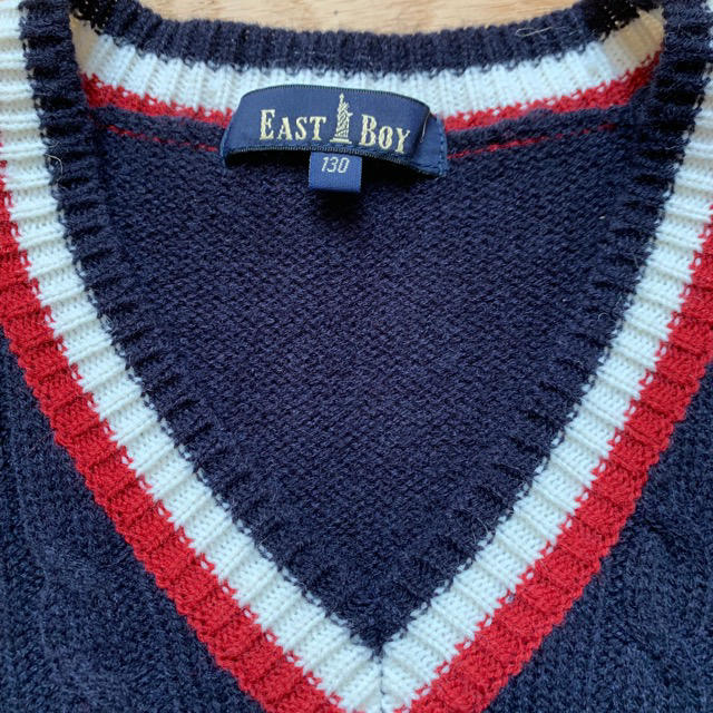 EASTBOY(イーストボーイ)のEASTBOY ニットベスト130 キッズ/ベビー/マタニティのキッズ服男の子用(90cm~)(ニット)の商品写真