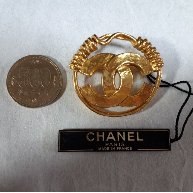 CHANEL(シャネル)の美品 CHANEL ブローチ レディースのアクセサリー(ブローチ/コサージュ)の商品写真