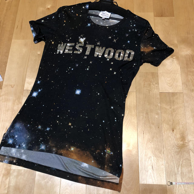 Vivienne Westwood(ヴィヴィアンウエストウッド)のギャラクシー Galaxy ネビュラ ミルキーウェイ  Tシャツ 最終値下げ レディースのトップス(Tシャツ(半袖/袖なし))の商品写真