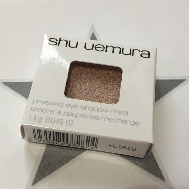 shu uemura(シュウウエムラ)のシュウウエムラ アイシャドウ（ライトベージュ825） コスメ/美容のベースメイク/化粧品(アイシャドウ)の商品写真