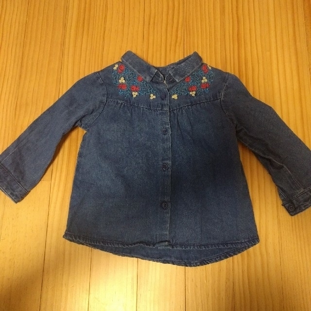 ZARA(ザラ)の☆☆nana様用☆☆Zara ダンガリーシャツ＆gap スカート キッズ/ベビー/マタニティのベビー服(~85cm)(シャツ/カットソー)の商品写真