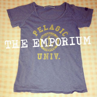 ジエンポリアム(THE EMPORIUM)のTHE EMPORIUMカレッジTシャツ(Tシャツ(半袖/袖なし))