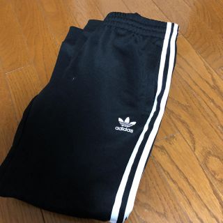 アディダス(adidas)のアディダストラックスパンツ(カジュアルパンツ)