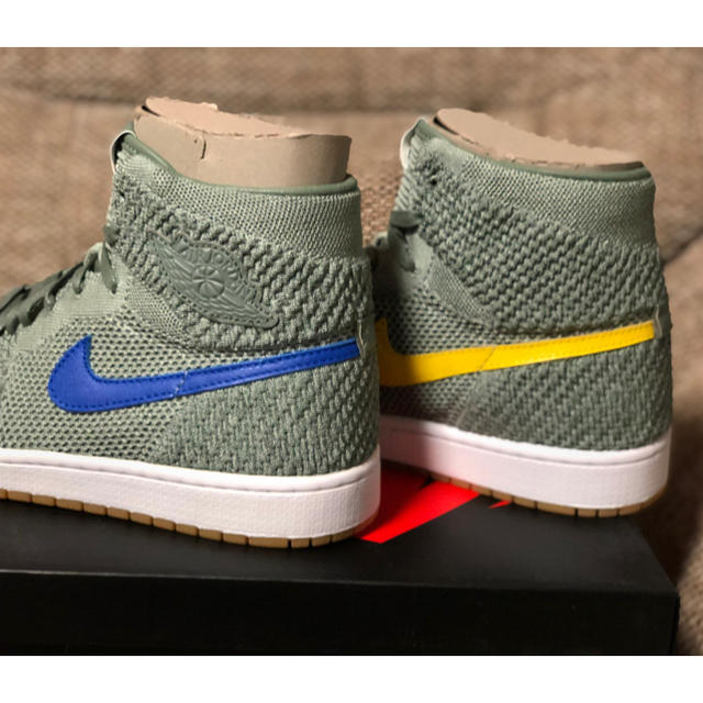 NIKE(ナイキ)の新品27cmNIKEナイキ エア ジョーダン 1 レトロ ハイ フライニット メンズの靴/シューズ(スニーカー)の商品写真