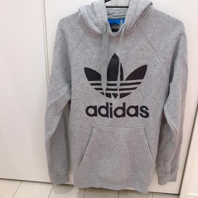 人気！adidas パーカー