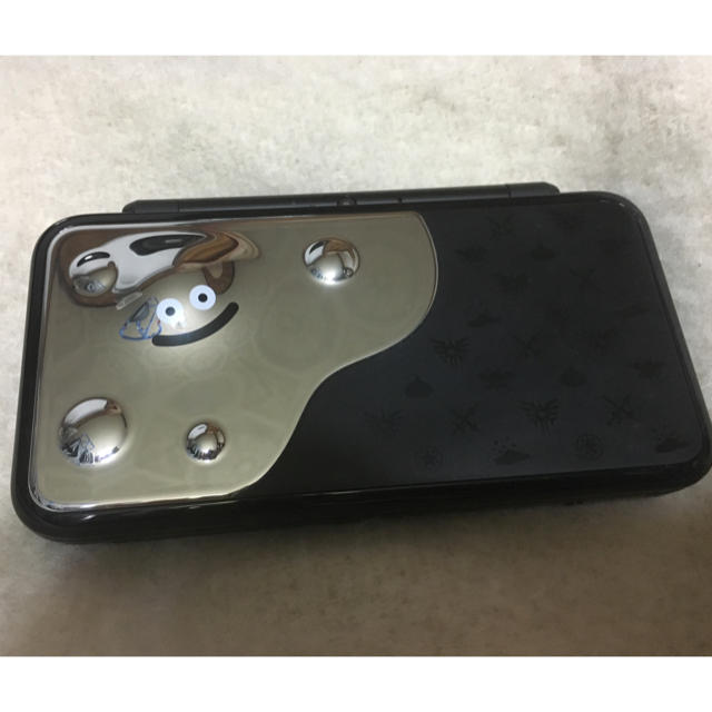 任天堂、Newニンテンドー2DS LLのはぐれメタルエディションを7