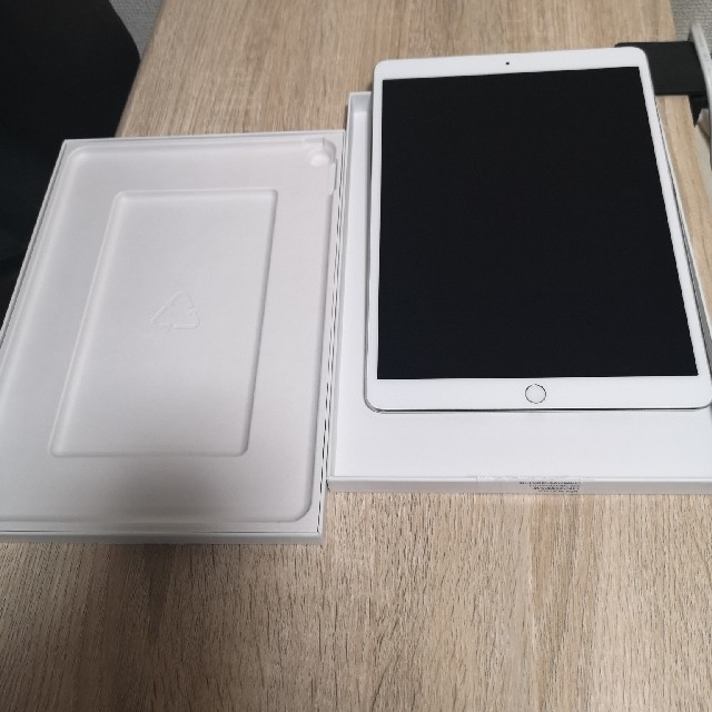 iPadpro10.5 wifi＋cellular 64GB simフリー