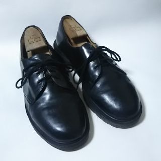 ドクターマーチン(Dr.Martens)の
王道イングランド製!ドクターマーチン高級レザー3ホールローファー黒ビンテージ(ドレス/ビジネス)