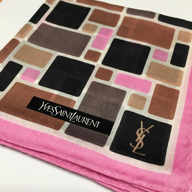 Yves Saint Laurent Beaute(イヴサンローランボーテ)の【未使用】Yves Saint Laurent ハンカチ レディースのファッション小物(ハンカチ)の商品写真