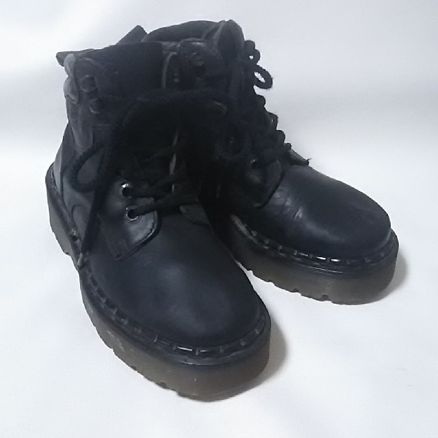 Dr.Martens(ドクターマーチン)の
希少イングランド製!ドクターマーチン高級厚底ダッドブーツ黒ビンテージ！


 レディースの靴/シューズ(ブーツ)の商品写真