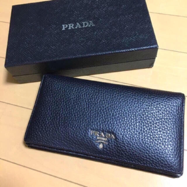 PRADA(プラダ)のPRADA ブラック×ワインレッド 長財布 美品 レディースのファッション小物(財布)の商品写真