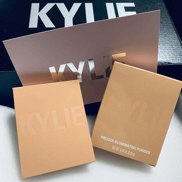 Kylie Cosmetics(カイリーコスメティックス)のKylie Cosmetics💋 コスメ/美容のベースメイク/化粧品(チーク)の商品写真