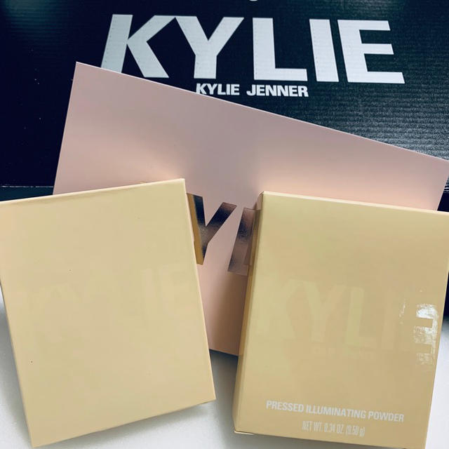 Kylie Cosmetics(カイリーコスメティックス)のKylie Cosmetics💋 コスメ/美容のベースメイク/化粧品(チーク)の商品写真