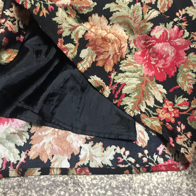神戸レタス(コウベレタス)の花柄フレアスカート レディースのスカート(ロングスカート)の商品写真