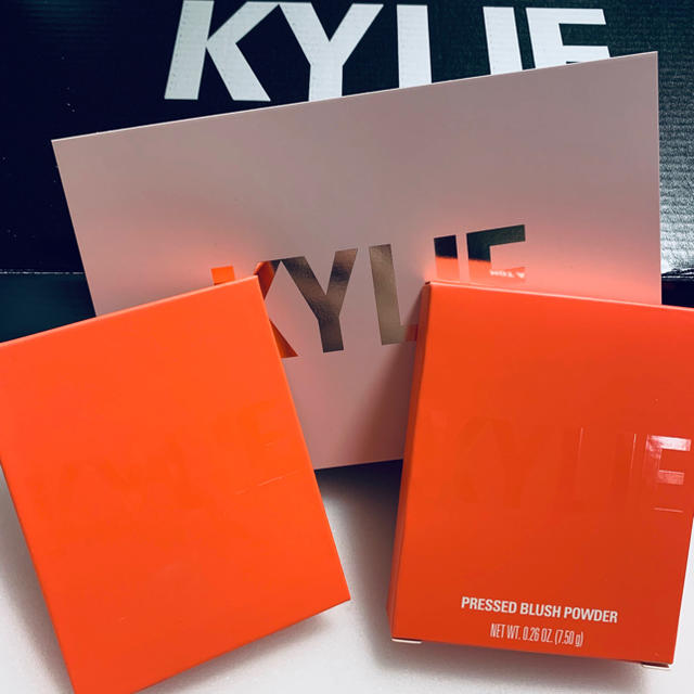 Kylie Cosmetics(カイリーコスメティックス)のKylie Cosmetics コスメ/美容のベースメイク/化粧品(チーク)の商品写真