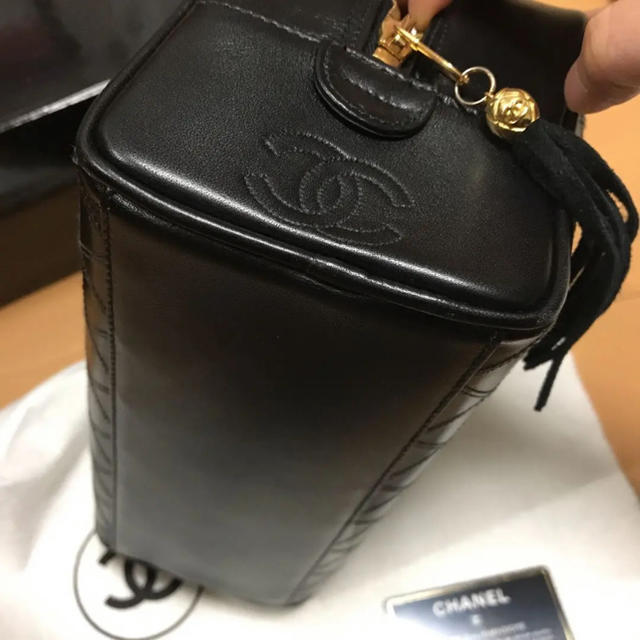 CHANEL(シャネル)の値下げ！美品★CHANEL 本革 ポーチ セカンドバック レディースのバッグ(ハンドバッグ)の商品写真