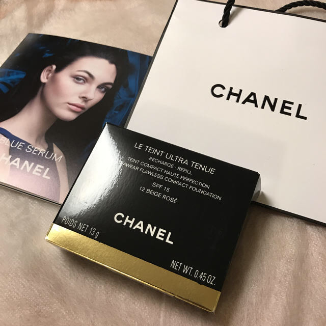 CHANEL(シャネル)のル タン ウルトラ トゥニュ  コンパクト 12 ベージュ ロゼ ファンデ コスメ/美容のベースメイク/化粧品(ファンデーション)の商品写真