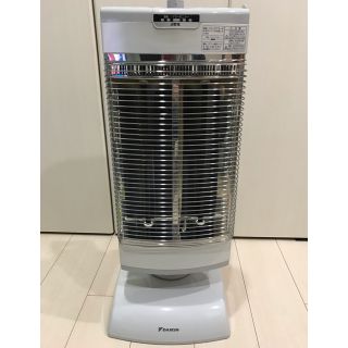 ダイキン(DAIKIN)のDAIKIN セラムヒート 遠赤外線暖房器 ERFT11RS パールホワイト(電気ヒーター)