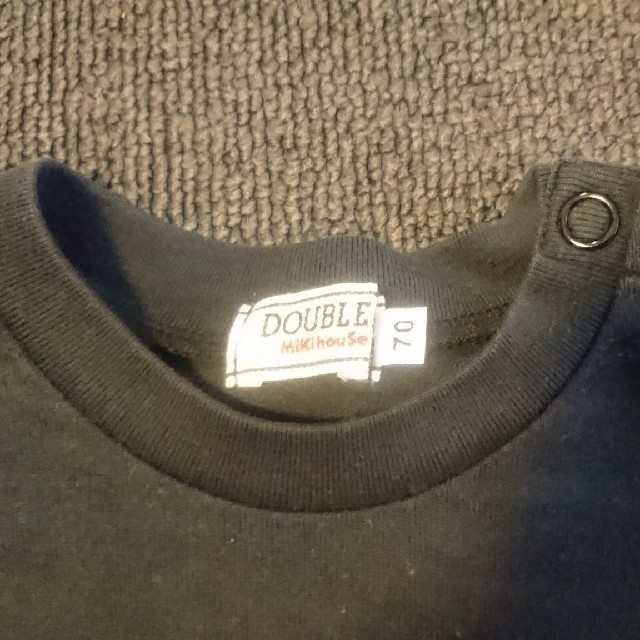 DOUBLE.B(ダブルビー)の【あやさん専用】DOUBLE.B 黒ティーシャツ 70cm  と帽子セット キッズ/ベビー/マタニティのベビー服(~85cm)(シャツ/カットソー)の商品写真