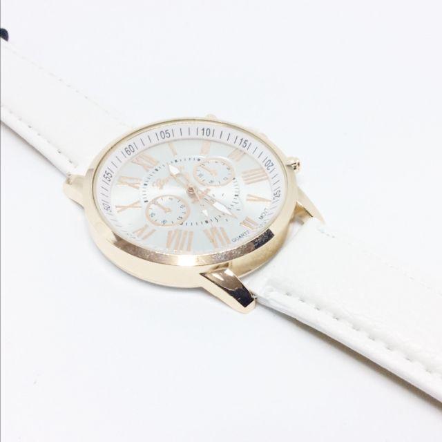 レディース レザーウオッチ クロノグラフ 腕時計 ホワイト レディースのファッション小物(腕時計)の商品写真