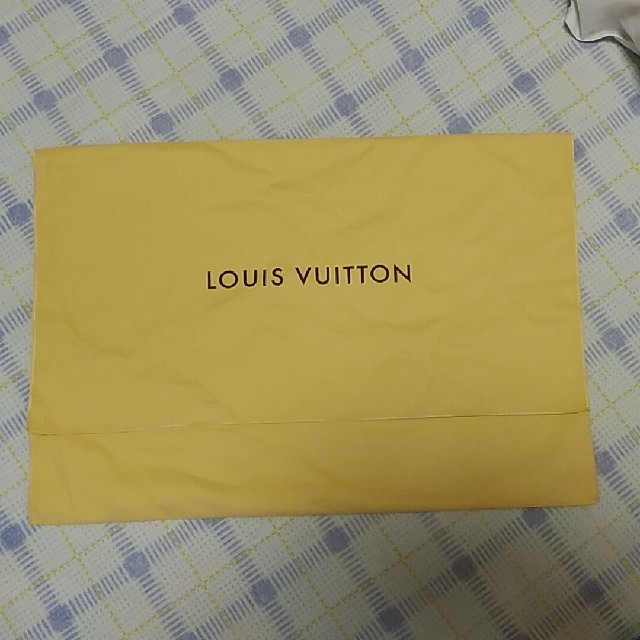 LOUIS VUITTON(ルイヴィトン)のヴィトン　バッグ保存袋　57×30　巾着袋等に作り替えてはいかがでしょう レディースのバッグ(その他)の商品写真