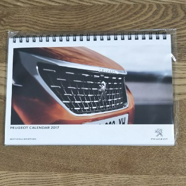 Peugeot(プジョー)のプジョーカレンダー2019 2017おまけ付き インテリア/住まい/日用品の文房具(カレンダー/スケジュール)の商品写真