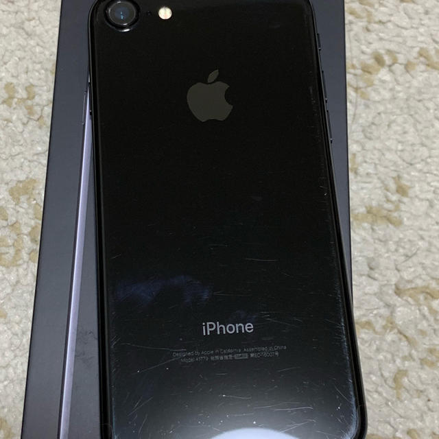 iPhone(アイフォーン)のiPhone7 ジェットブラック SIMフリー スマホ/家電/カメラのスマートフォン/携帯電話(スマートフォン本体)の商品写真