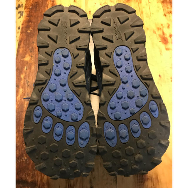 ARC'TERYX(アークテリクス)のaltra lone peak 3.5 navy 27.5cm メンズの靴/シューズ(スニーカー)の商品写真