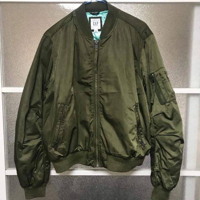 GAP(ギャップ)の美品‼️GAP MA-1 カーキ色 レディースのジャケット/アウター(ブルゾン)の商品写真