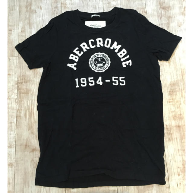 Abercrombie&Fitch(アバクロンビーアンドフィッチ)の【メンズTシャツ】アバクロンビー&フィッチ ブラックＴシャツ メンズのトップス(Tシャツ/カットソー(半袖/袖なし))の商品写真