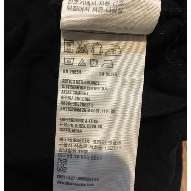 Abercrombie&Fitch(アバクロンビーアンドフィッチ)の【メンズTシャツ】アバクロンビー&フィッチ ブラックＴシャツ メンズのトップス(Tシャツ/カットソー(半袖/袖なし))の商品写真