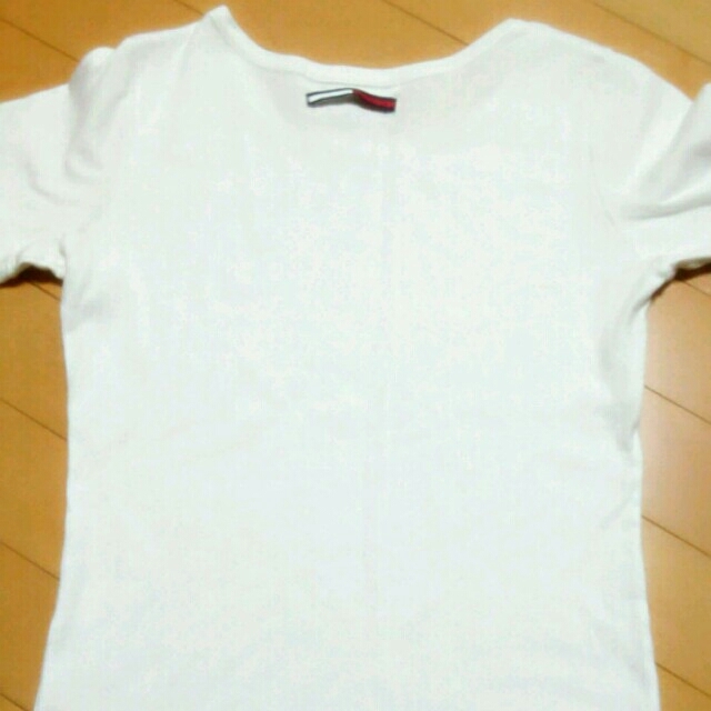 TOMMY HILFIGER(トミーヒルフィガー)のホワイト♡ティーシャツ レディースのトップス(Tシャツ(半袖/袖なし))の商品写真
