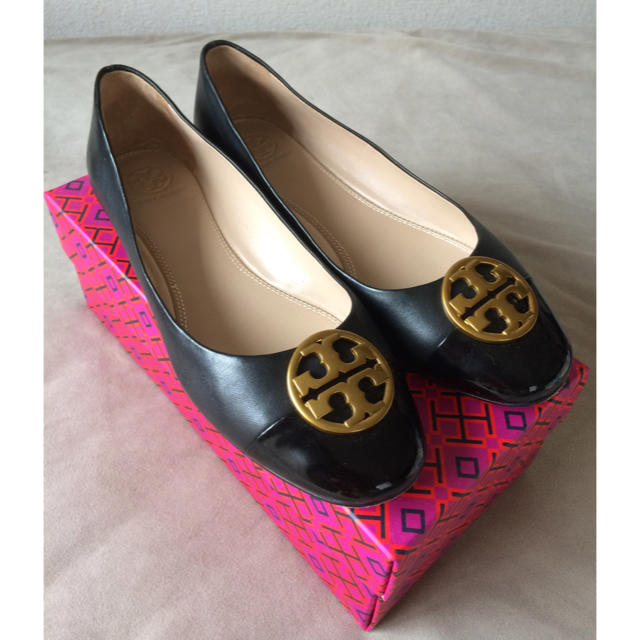 Tory Burch(トリーバーチ)のTORY BURCH 黒 パンプス レディースの靴/シューズ(ハイヒール/パンプス)の商品写真