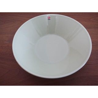 イッタラ(iittala)のイッタラ　ティーマ　ボウル21㎝　セラドングリーン　新品    (食器)