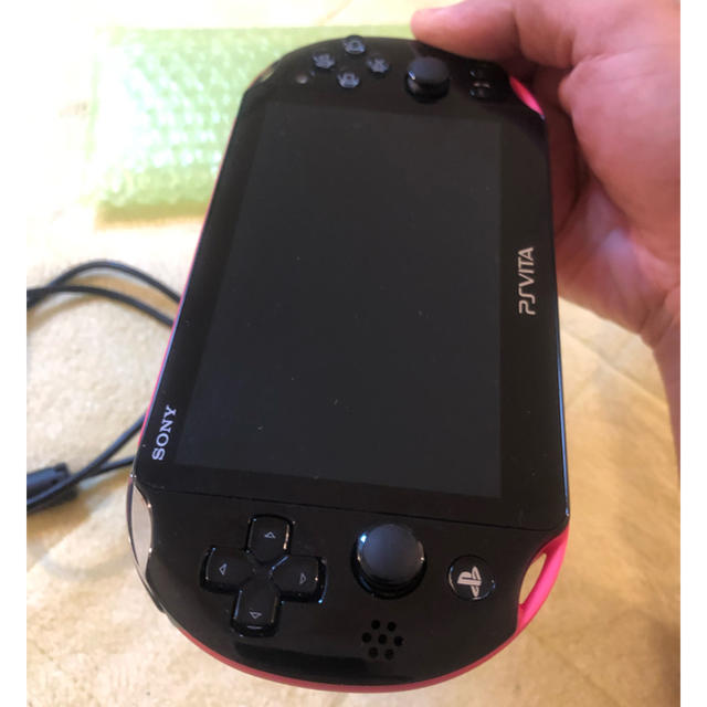 PlayStation Vita(プレイステーションヴィータ)のPS Vita ピンク 2000 + パワプロ 2018 セット エンタメ/ホビーのゲームソフト/ゲーム機本体(携帯用ゲーム機本体)の商品写真