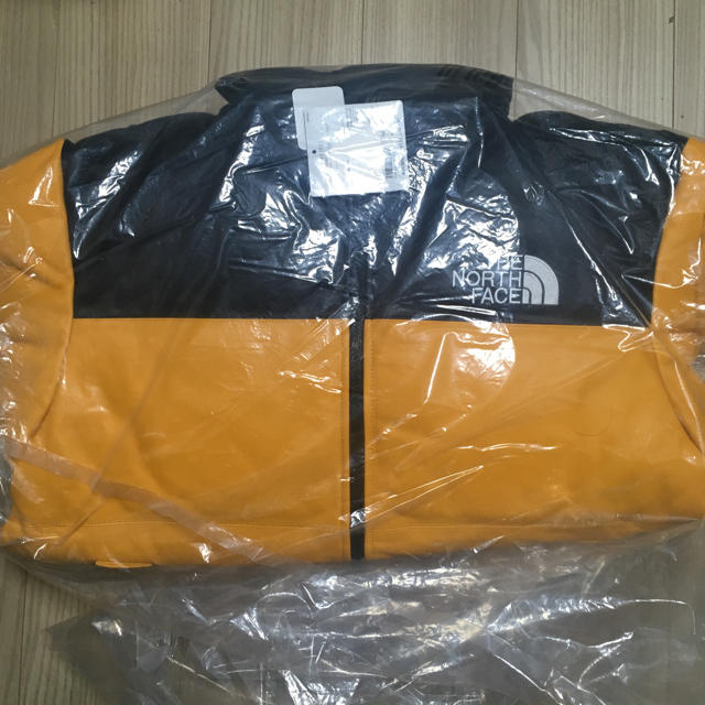 supreme  leather nuptse m yellow ヌプシ 黄色