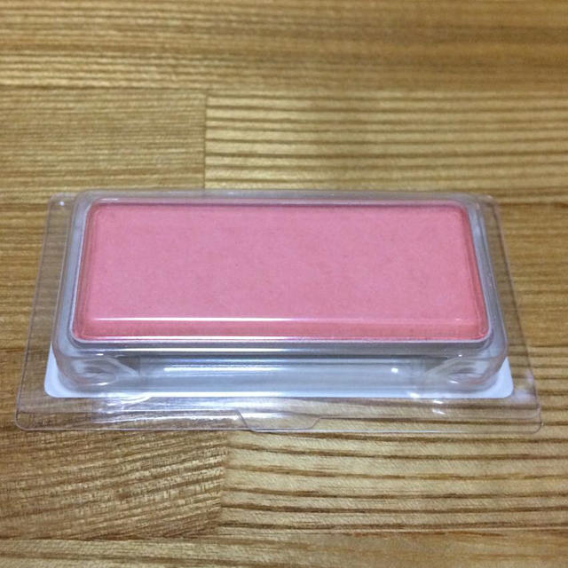 shu uemura(シュウウエムラ)のシュウウエムラ ほほ紅 コスメ/美容のベースメイク/化粧品(その他)の商品写真