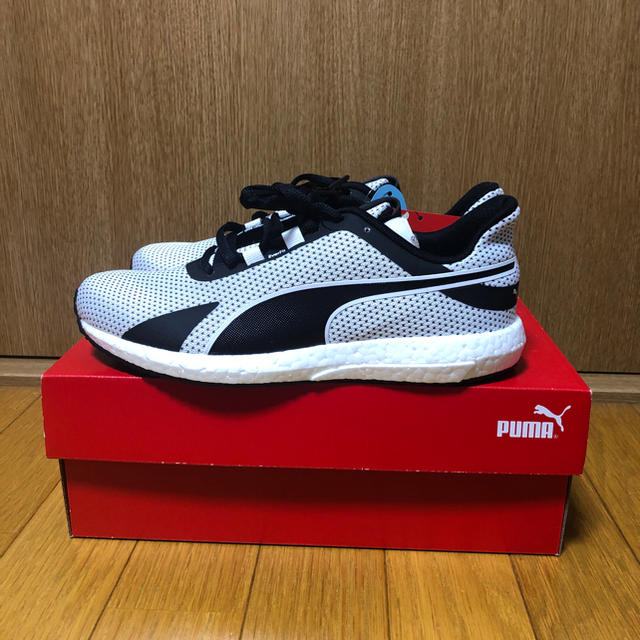 PUMA(プーマ)の新品未使用 PUMAスニーカー レディースの靴/シューズ(スニーカー)の商品写真