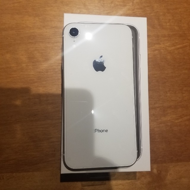 買い限定 iPhone XR 128GB ホワイト au SIMフリー 新品 未使用品