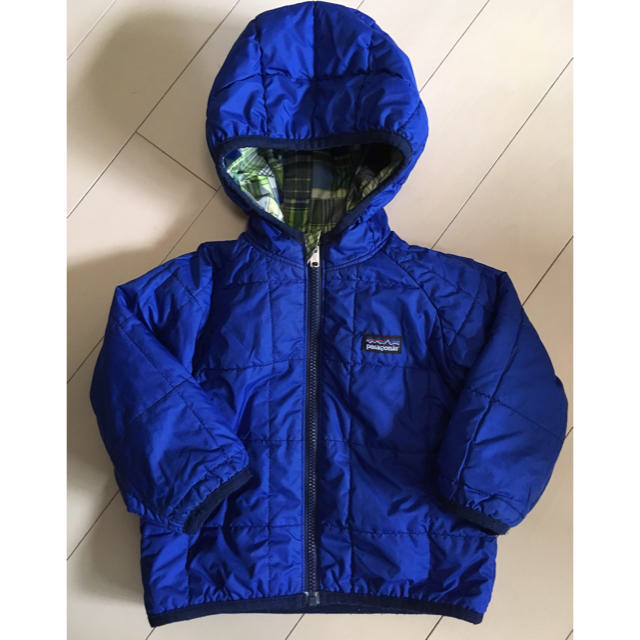 patagonia(パタゴニア)のパタゴニア リバーシブルジャケット キッズ/ベビー/マタニティのベビー服(~85cm)(ジャケット/コート)の商品写真