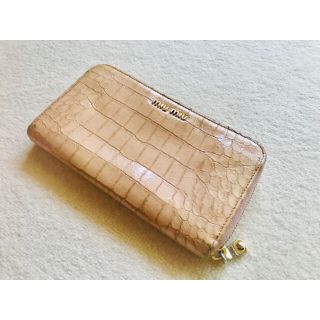 ミュウミュウ(miumiu)の*値下げしました！*miumiu ミュウミュウ 長財布(財布)