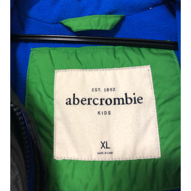 Abercrombie&Fitch(アバクロンビーアンドフィッチ)のアバクロキッズ アウター メンズのジャケット/アウター(ダウンジャケット)の商品写真