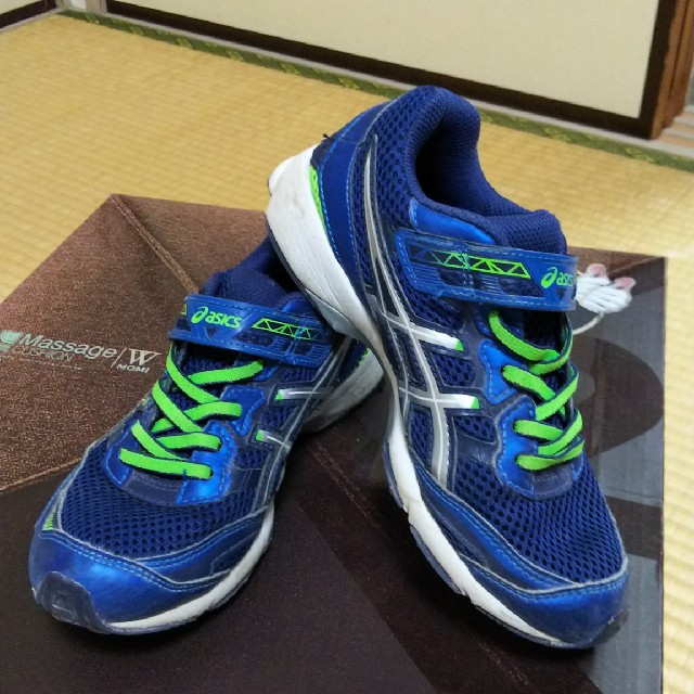 asics(アシックス)のアシックス 男子 20㎝ スニーカー キッズ/ベビー/マタニティのキッズ靴/シューズ(15cm~)(スニーカー)の商品写真