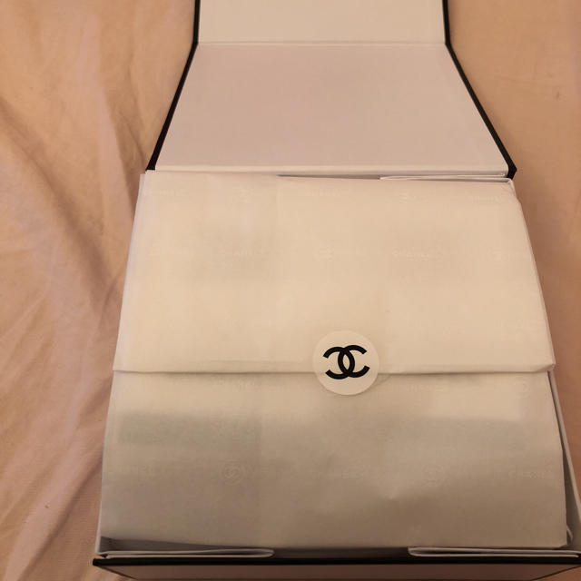 CHANEL(シャネル)のラ クレーム マン リッシュ CHANEL コスメ/美容のボディケア(ハンドクリーム)の商品写真