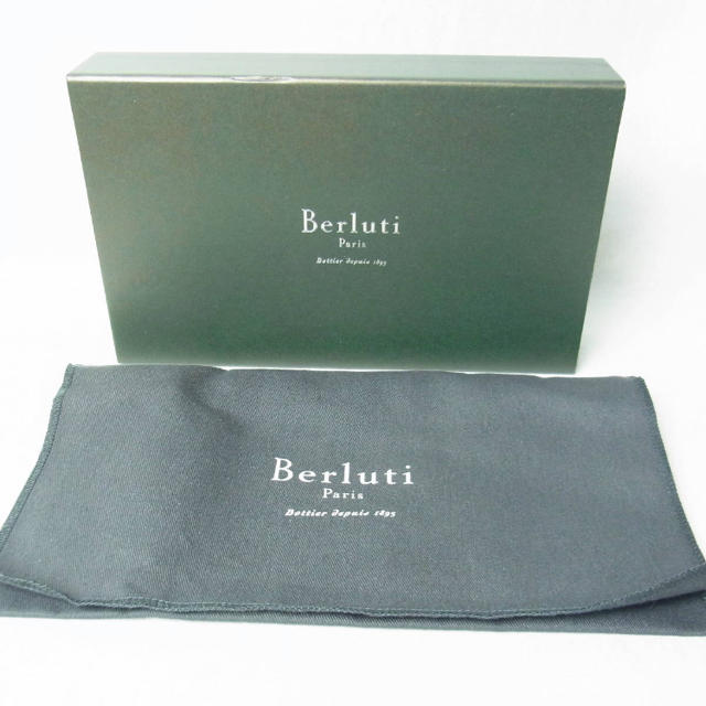 Berluti(ベルルッティ)のBerluti ベルルッティ 非売品 パスポート レターケース レディースのバッグ(ハンドバッグ)の商品写真