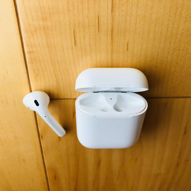 Apple(アップル)のAirPods ジャンク イヤホン左のみ スマホ/家電/カメラのオーディオ機器(ヘッドフォン/イヤフォン)の商品写真