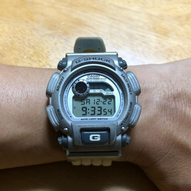 G-SHOCK(ジーショック)のGーSHOCK DW9000 ワールドカップ サーフィングトリプルクラウン メンズの時計(腕時計(デジタル))の商品写真