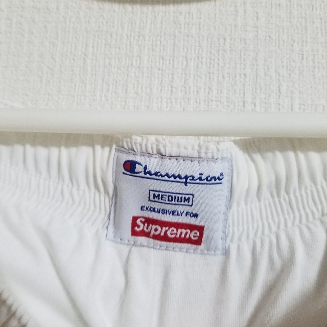 Supreme(シュプリーム)のSupreme Champion track pants white サイズ M メンズのパンツ(ワークパンツ/カーゴパンツ)の商品写真